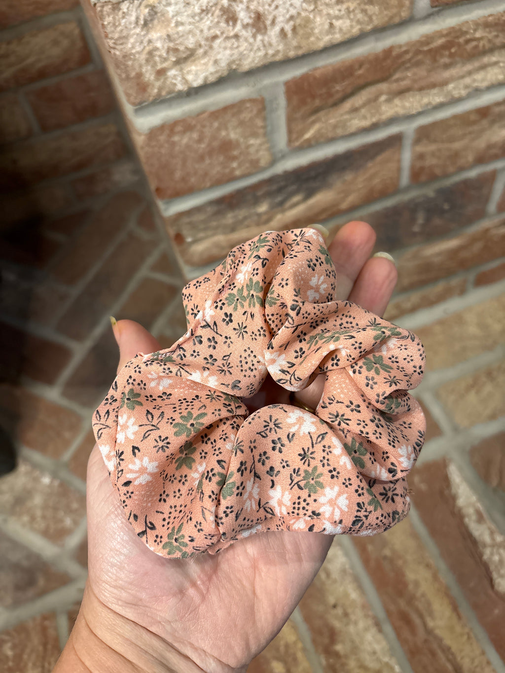 Standard Peach Floral Chiffon Scrunchie – Regular Size