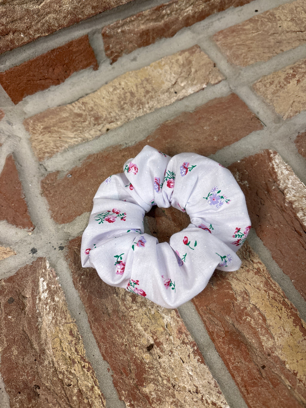Regular Floral Blossom Scrunchie in White & Pink