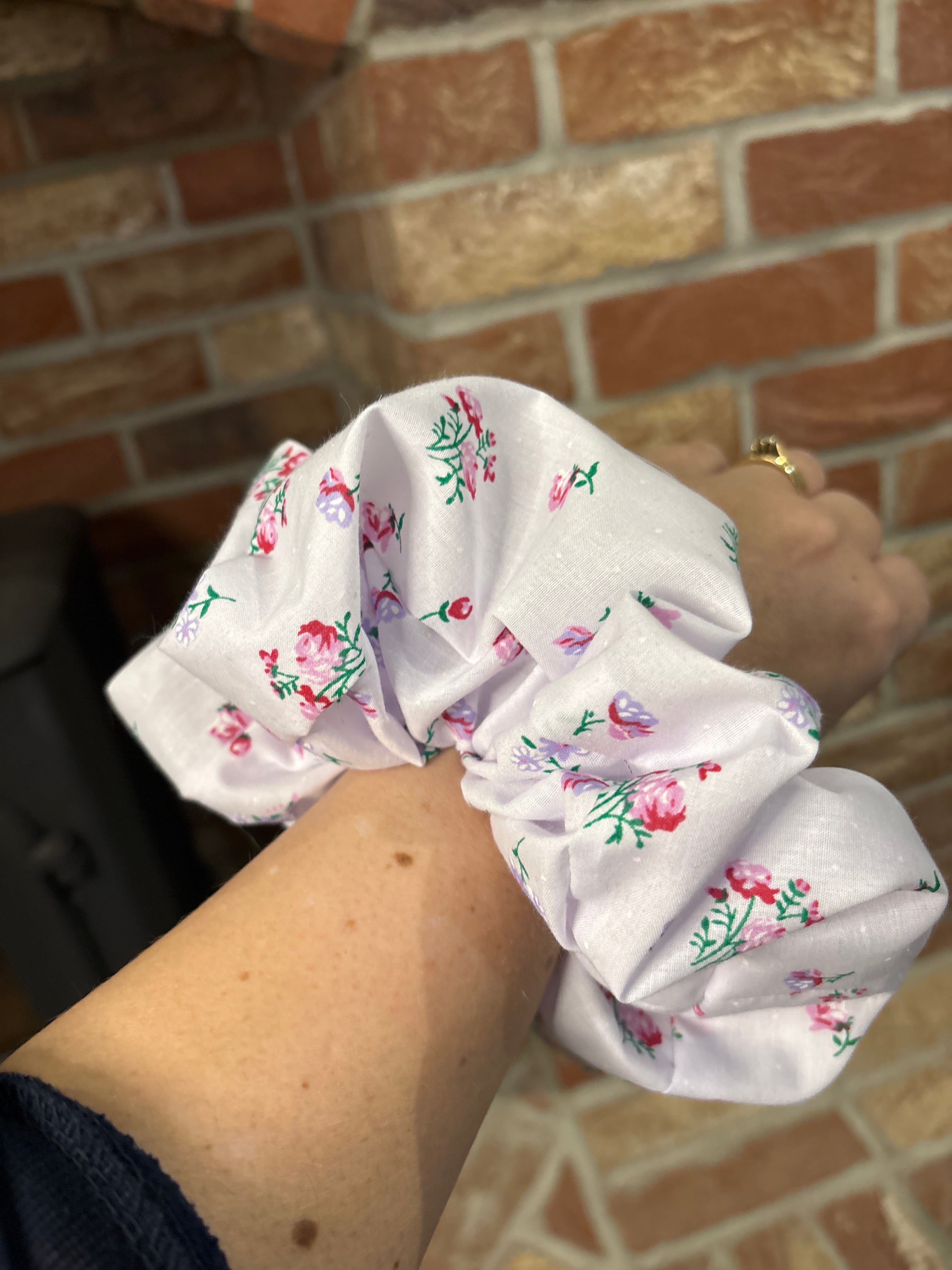 Jumbo White Floral Cotton Scrunchie with Pink Flowers